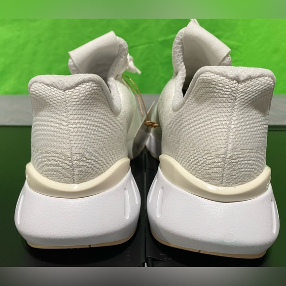 Women’s adidas swift run 2022 decon size 7 youth women size 9 *BRAND NEW* - Picture 5 of 8